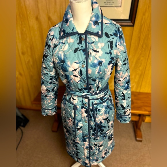 NWT Avec Les Filles Blue Floral Tie Waist Quilted Jacket Size S - Picture 3 of 11
